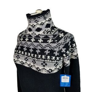 Columbia Pullover Color Black white gray Size Women's‎ L, PIT TO PIT 22 In NWT